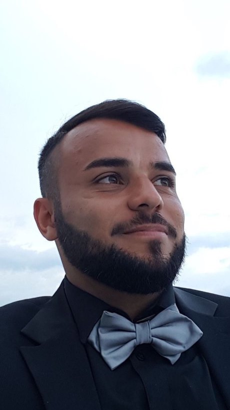 Naakte gelekte OnlyFans-foto van Lagenco