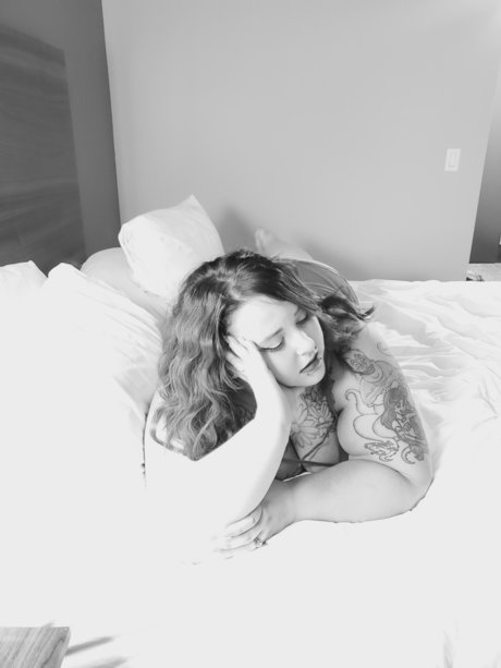 Naakte gelekte OnlyFans-foto van Ladybrat666