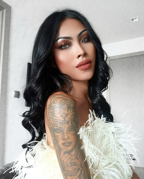Naakte gelekte OnlyFans-foto van Itim