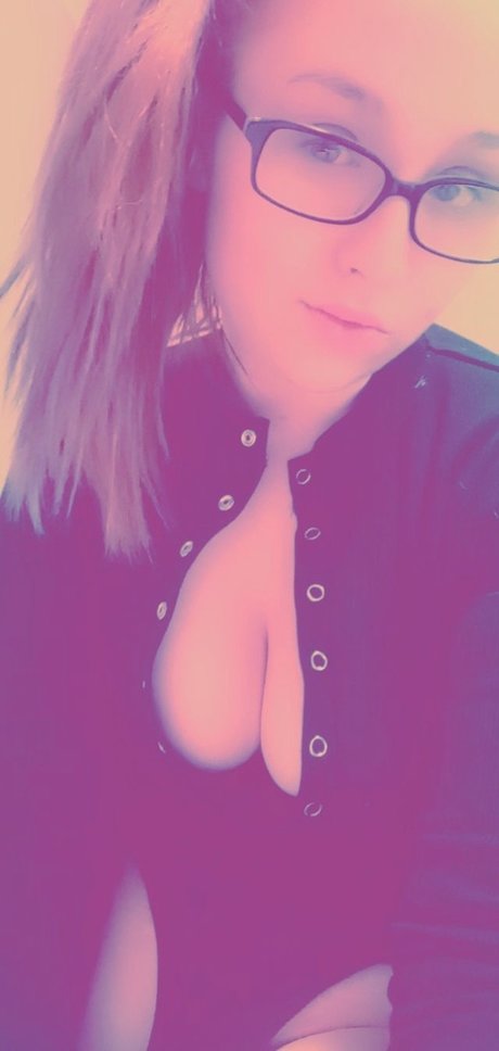 Naakte gelekte OnlyFans-foto van Lady Attitude