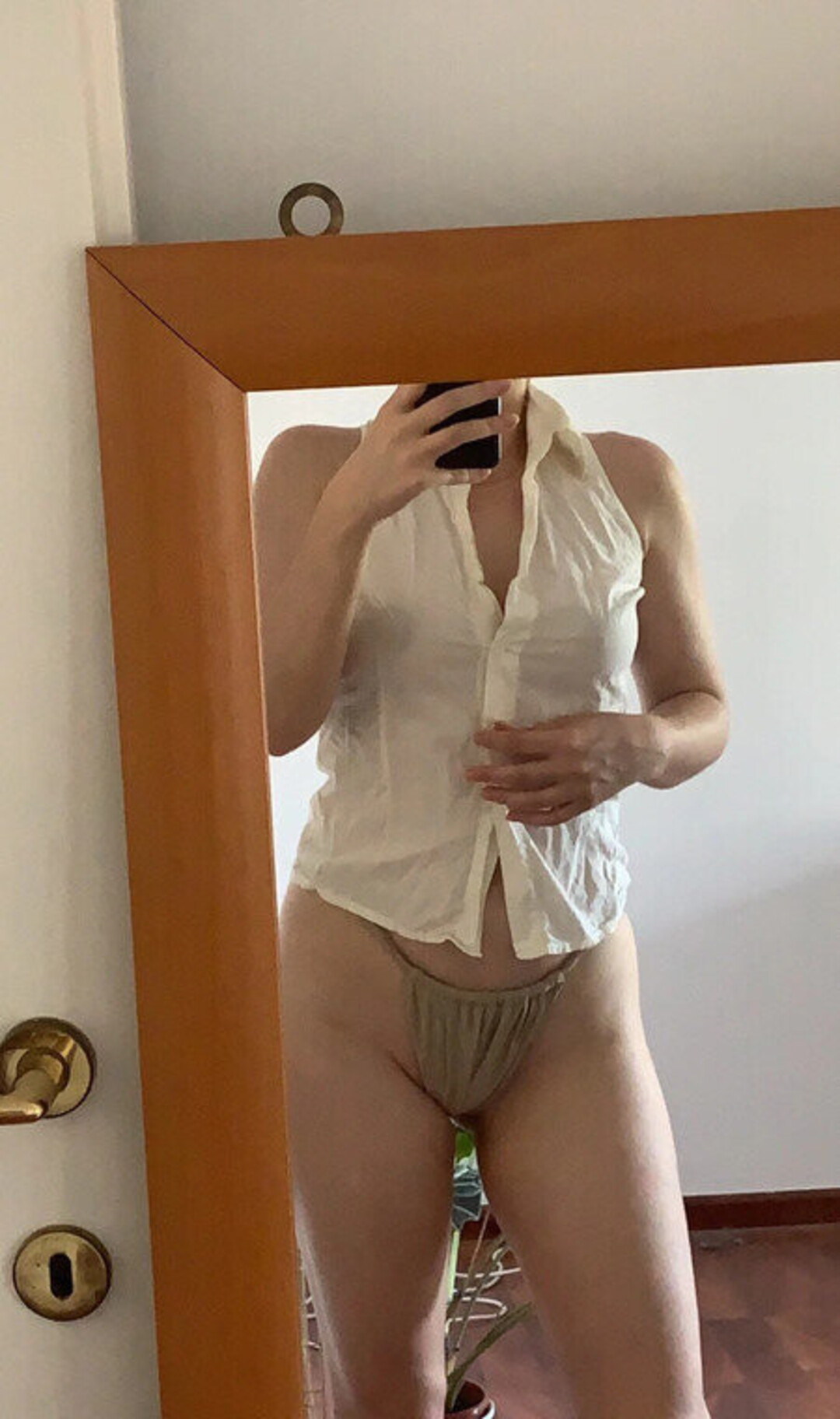 Naakte gelekte OnlyFans-foto van Vintedebay #1053