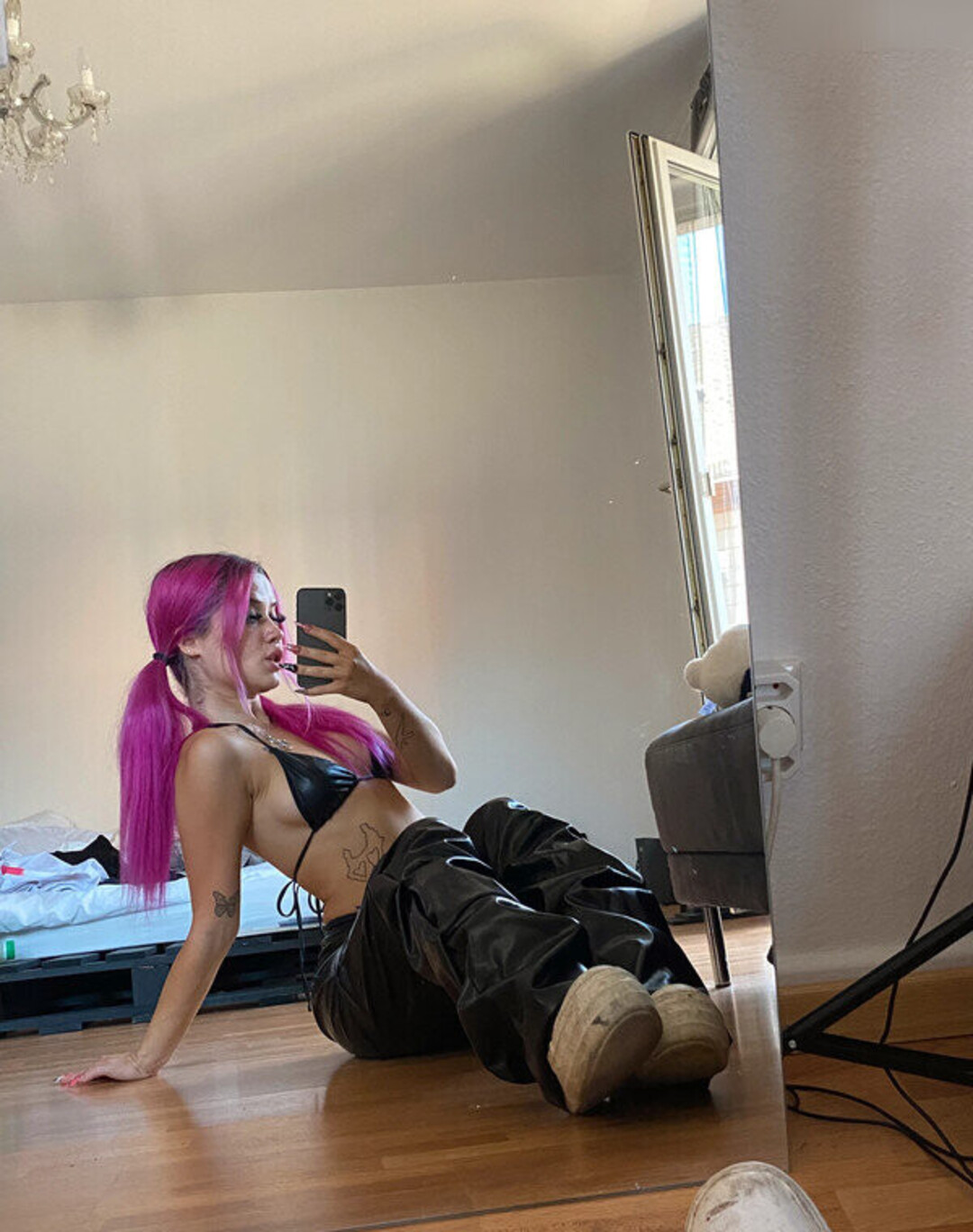 Naakte gelekte OnlyFans-foto van Vintedebay #1922