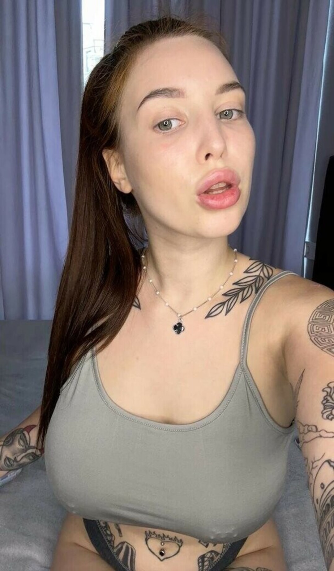 Naakte gelekte OnlyFans-foto van Aminabriz #44 Naakte gelekte OnlyFans-foto van Aminabriz #44