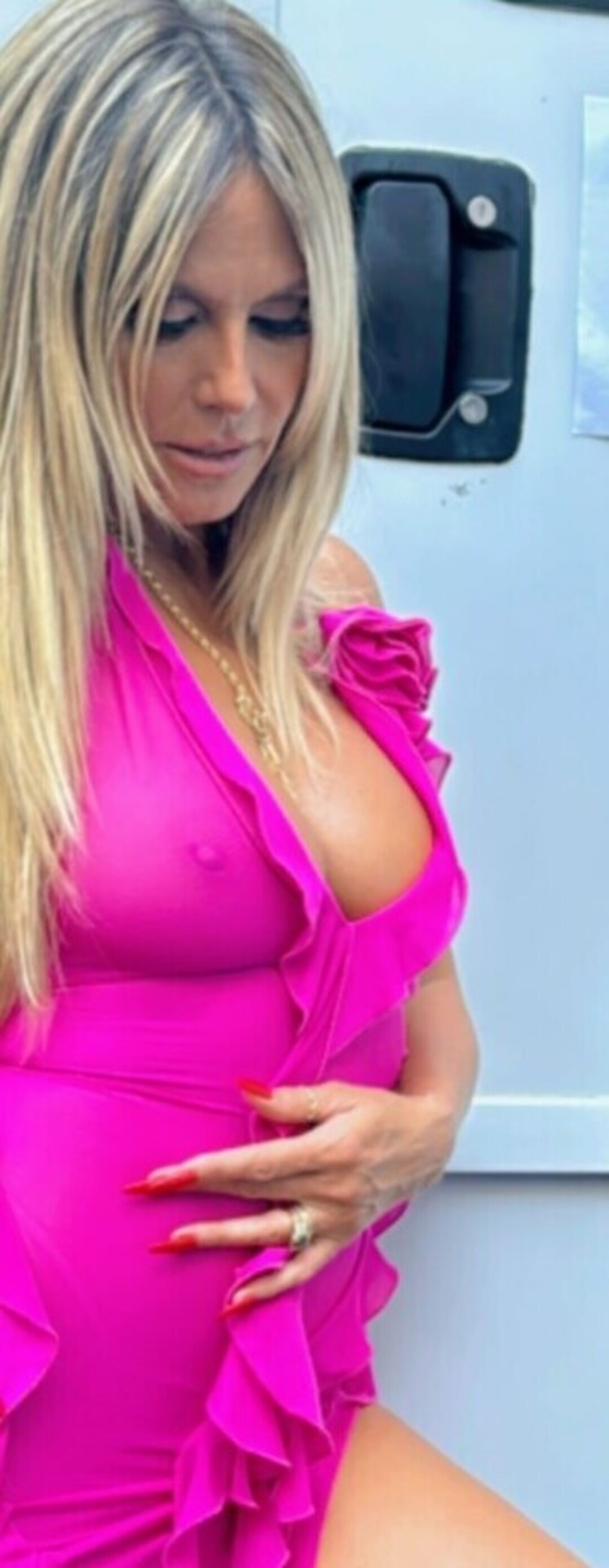 Naakte gelekte OnlyFans-foto van Oops Deutsch #1005