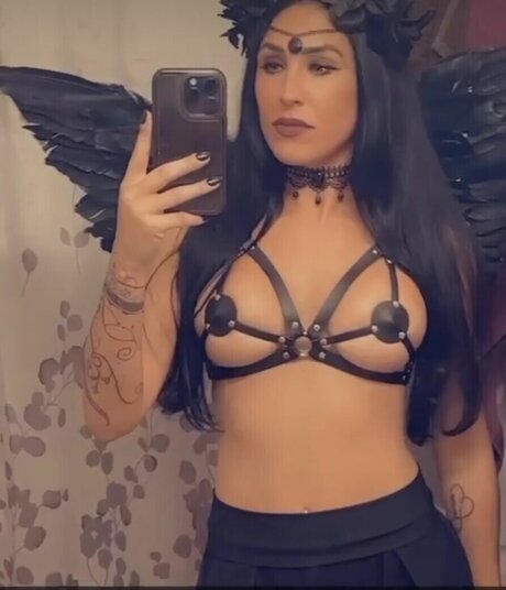 Naakte gelekte OnlyFans-foto van Ashley Giorgio