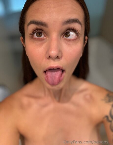 Eva_oopsy