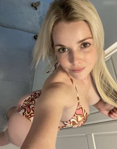 Feliz R. Nicole
