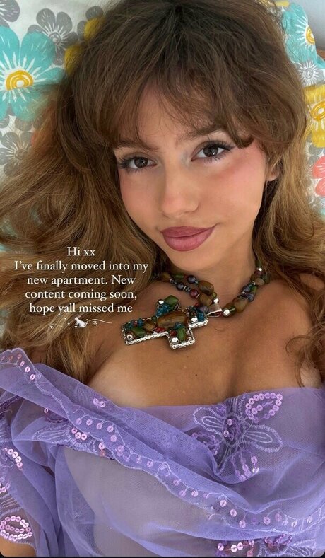 Naakte gelekte OnlyFans-foto van Anda Tohatan
