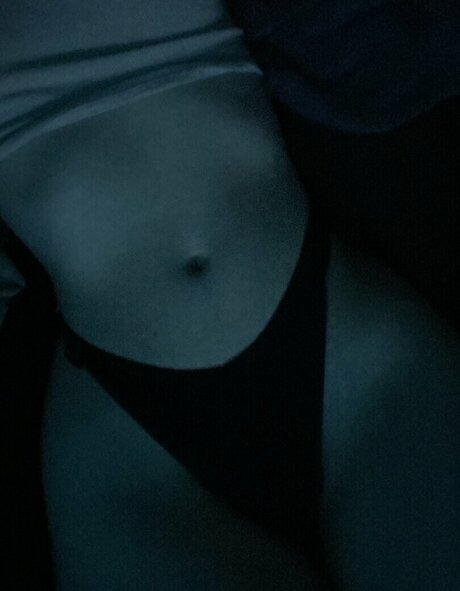 Naakte gelekte OnlyFans-foto van Ivyhustlin