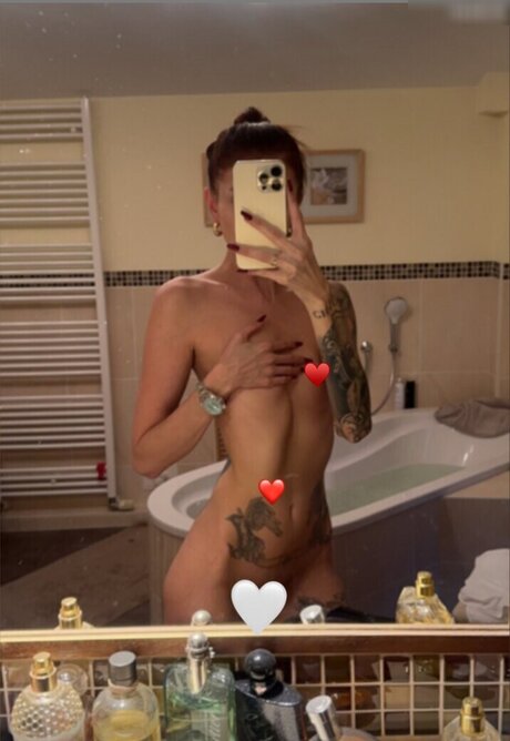 Naakte gelekte OnlyFans-foto van Katharina Barth Arabella97