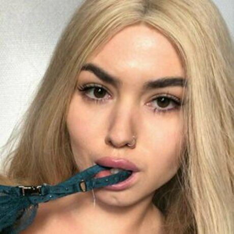 Naakte gelekte OnlyFans-foto van Annasavana