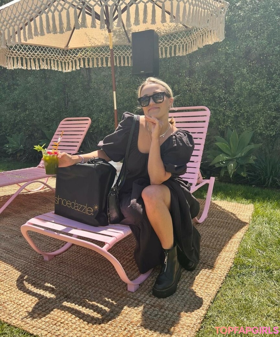 Naakte gelekte OnlyFans-foto van Emily Osment #74 Naakte gelekte OnlyFans-foto van Emily Osment #74