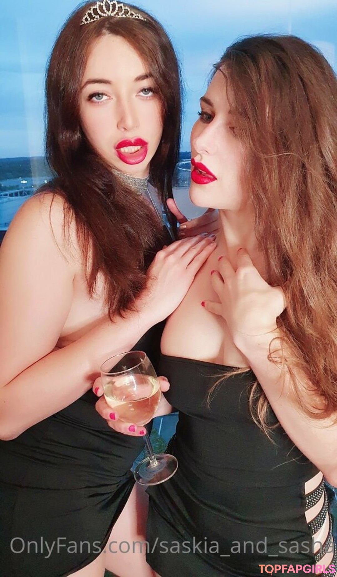 Naakte gelekte OnlyFans-foto van Saskia And Sasha #93 Naakte gelekte OnlyFans-foto van Saskia And Sasha #93