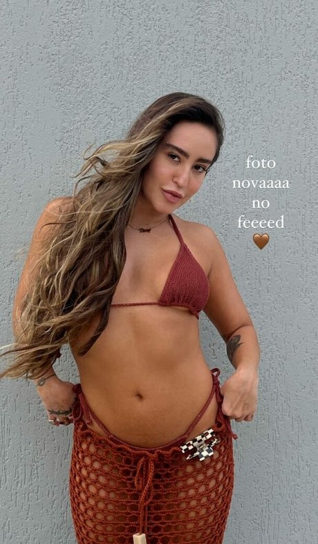 Naakte gelekte OnlyFans-foto van Amy Reis