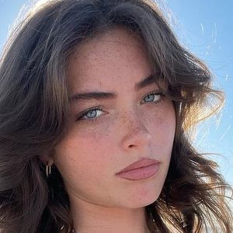 Naakte gelekte OnlyFans-foto van Sydney Melman