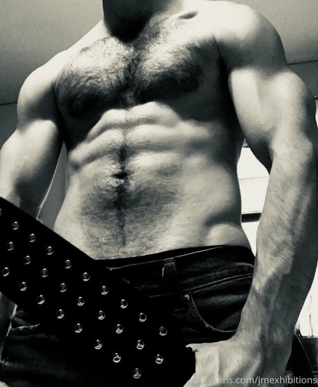 Naakte gelekte OnlyFans-foto van Jmexhibitions