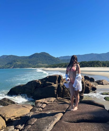 Naakte gelekte OnlyFans-foto van Jhulia Pimentel