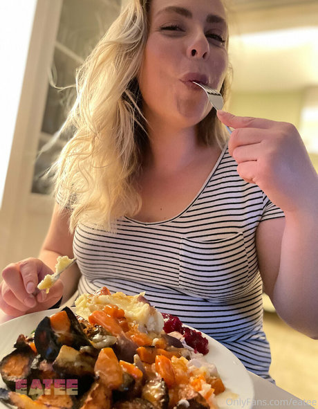 Naakte gelekte OnlyFans-foto van Eatee