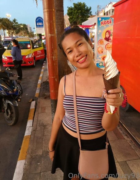 Naakte gelekte OnlyFans-foto van Luzy93