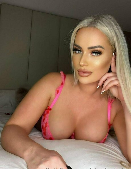Naakte gelekte OnlyFans-foto van Laurenbabex