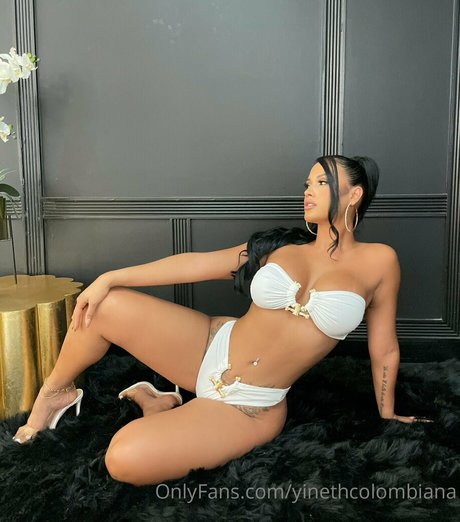 Naakte gelekte OnlyFans-foto van Yinethcolombiana