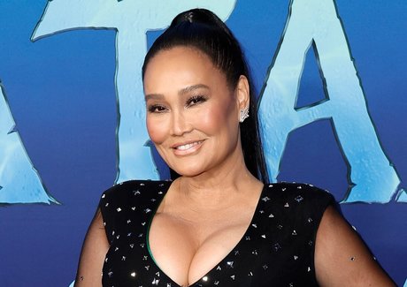 Naakte gelekte OnlyFans-foto van Tia Carrere
