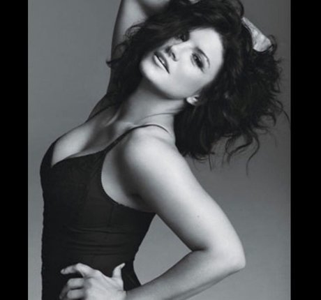 Naakte gelekte OnlyFans-foto van Gina Carano