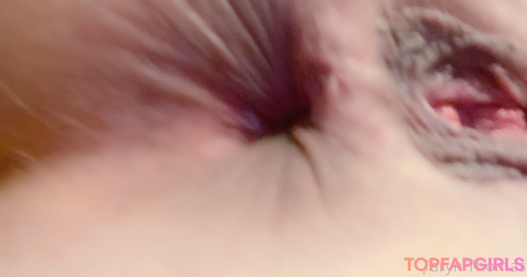 Naakte gelekte OnlyFans-foto van Tarynthomas #15 Naakte gelekte OnlyFans-foto van Tarynthomas #15