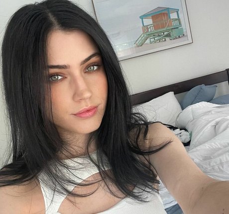 Naakte gelekte OnlyFans-foto van Intoxikaite