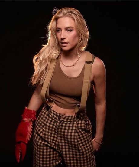 Naakte gelekte OnlyFans-foto van Courtney Miller