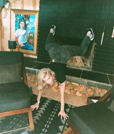 Naakte gelekte OnlyFans-foto van Courtney Miller