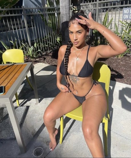 Naakte gelekte OnlyFans-foto van Virdiisunique