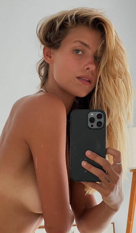 Naakte gelekte OnlyFans-foto van Andrea Wittenberg