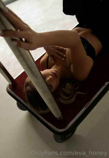 Naakte gelekte OnlyFans-foto van Bloodylady