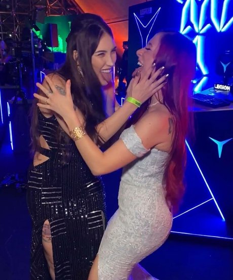 Naakte gelekte OnlyFans-foto van Diana Zambrozuski