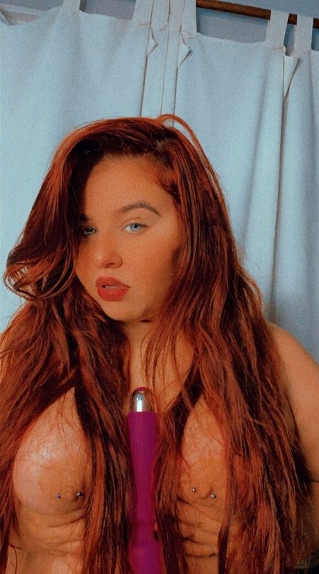 Naakte gelekte OnlyFans-foto van Orgasmosabri