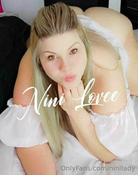 Naakte gelekte OnlyFans-foto van Ninilady