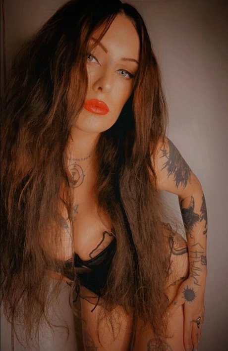 Naakte gelekte OnlyFans-foto van Heavymetalvixen