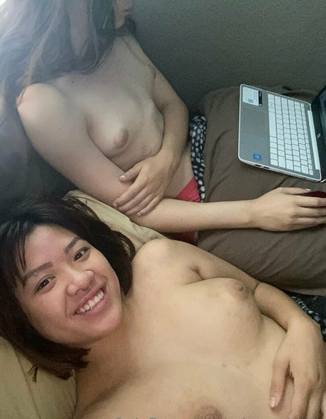 Naakte gelekte OnlyFans-foto van Miaandlola