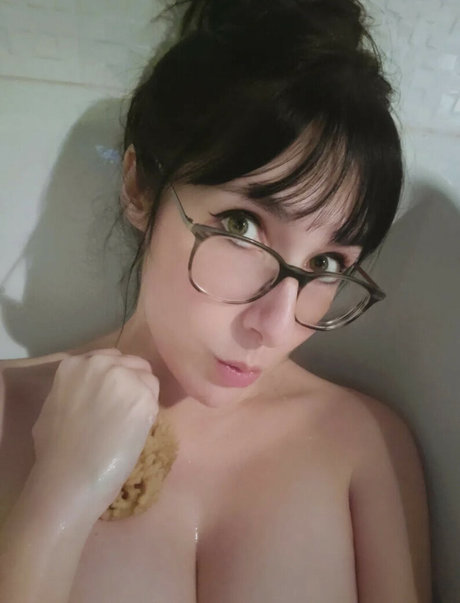 Naakte gelekte OnlyFans-foto van Equinoxasmr