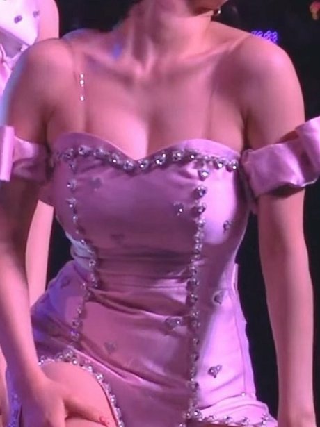 Naakte gelekte OnlyFans-foto van Twice Kpop