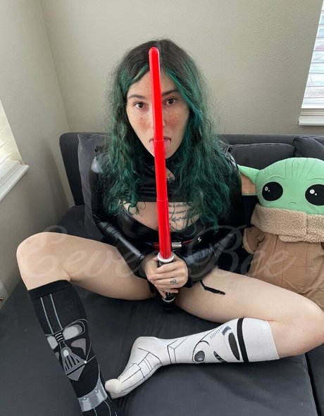 Naakte gelekte OnlyFans-foto van Eevee Bee