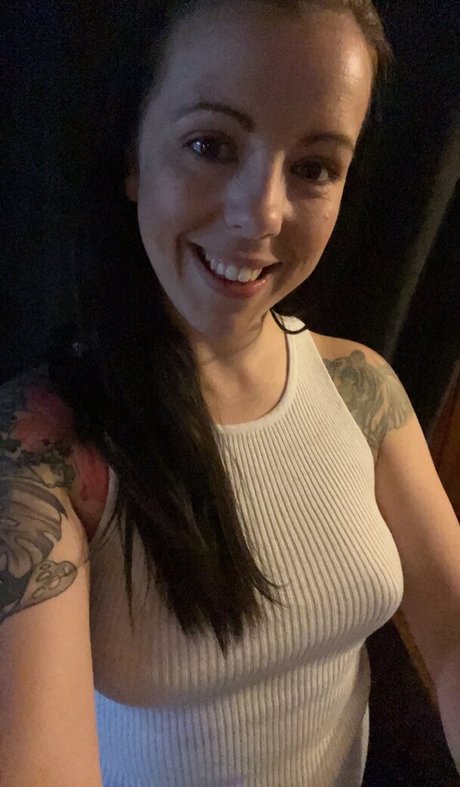 Naakte gelekte OnlyFans-foto van Miss Bb