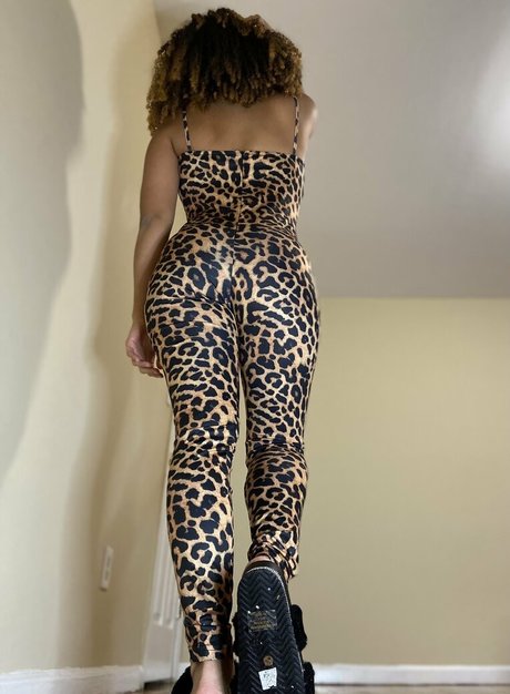 Naakte gelekte OnlyFans-foto van Jenniferxsanchez