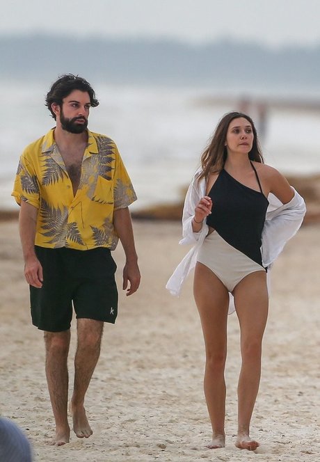 Naakte gelekte OnlyFans-foto van Elizabeth Olsen