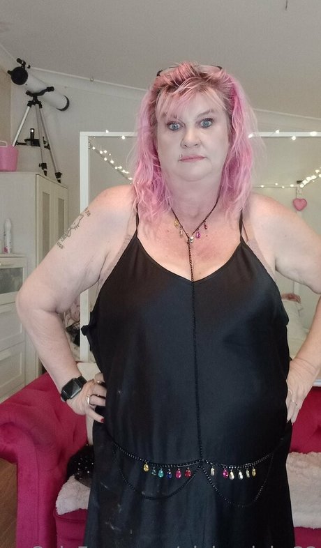 Naakte gelekte OnlyFans-foto van Pinkywinky22