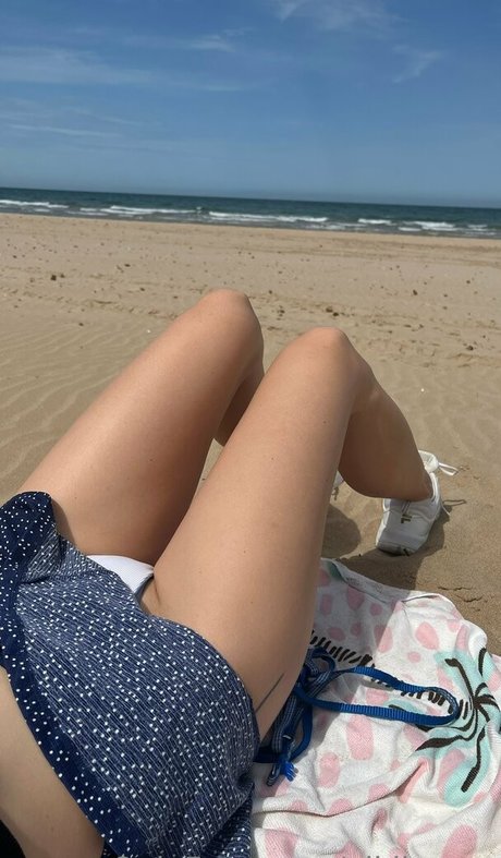 Naakte gelekte OnlyFans-foto van Vikikeepu