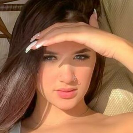 Naakte gelekte OnlyFans-foto van Letycia Soares