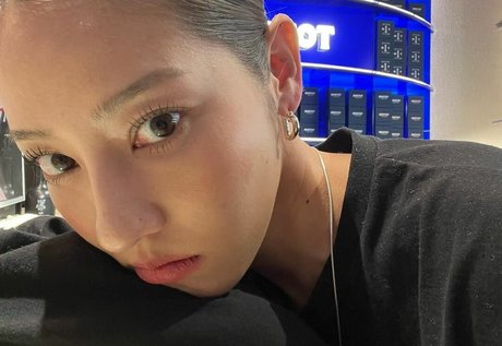 Naakte gelekte OnlyFans-foto van Jeon Jisu