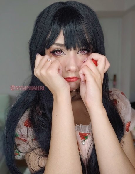 Naakte gelekte OnlyFans-foto van Nymphahri